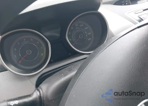 2013 Hyundai Elantra Gls z USA, uszkodzony, nr VIN KMHDH4AE4DU757280